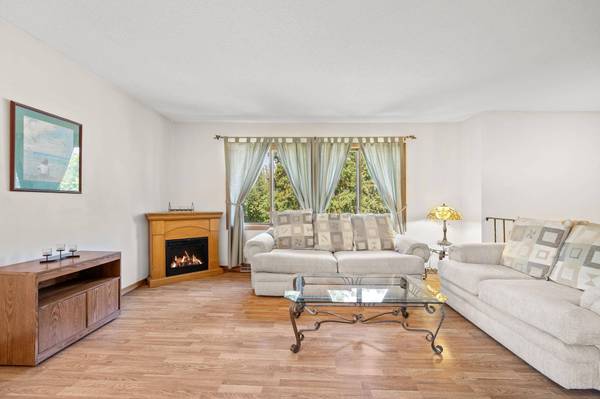 845 Sherwood RD, Shoreview, MN 55126