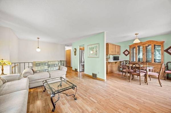 845 Sherwood RD, Shoreview, MN 55126