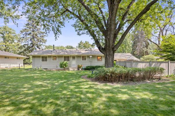 5524 Eliason DR, Bloomington, MN 55437