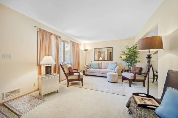 5524 Eliason DR, Bloomington, MN 55437