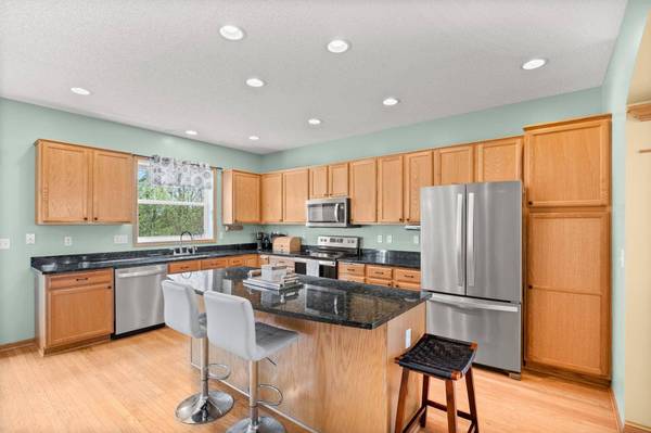 2378 Molnau CT, Chaska, MN 55318