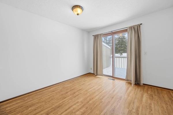 4613 1/2 Penkwe WAY, Eagan, MN 55122