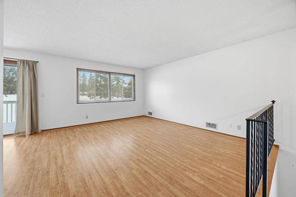 4613 1/2 Penkwe WAY, Eagan, MN 55122