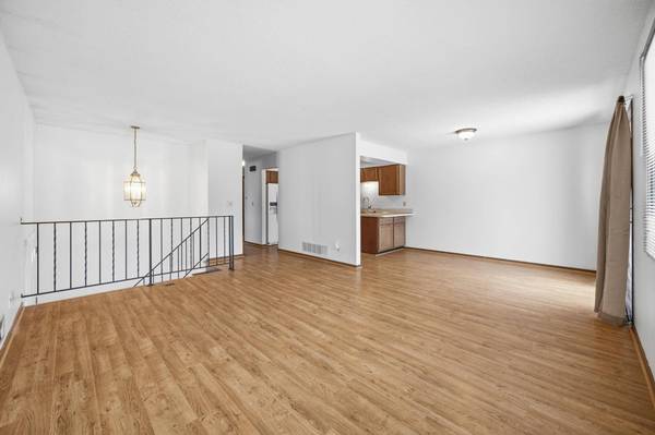 4613 1/2 Penkwe WAY, Eagan, MN 55122