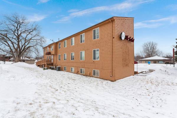 7630 145th ST W, Apple Valley, MN 55124