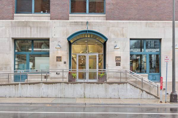 250 Park AVE #502, Minneapolis, MN 55415