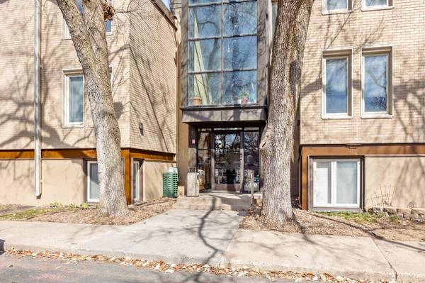 4030 15th AVE S #12C, Minneapolis, MN 55407