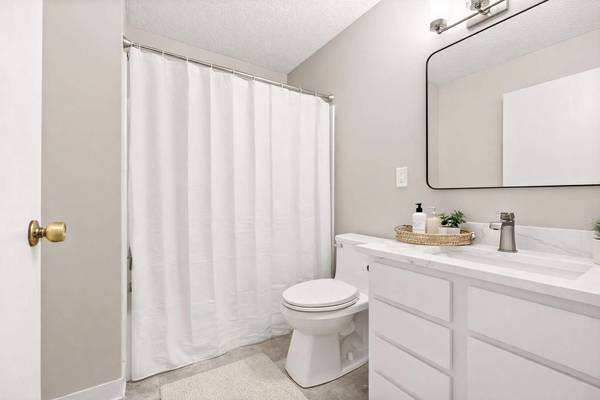 7601 W 101st ST #215, Minneapolis, MN 55438