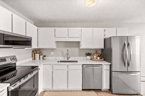 7601 W 101st ST #215, Minneapolis, MN 55438