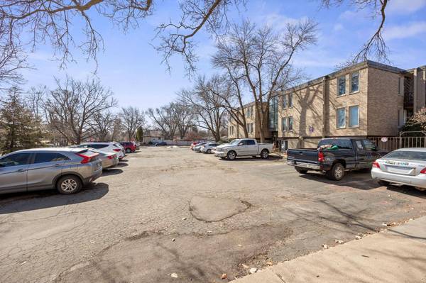 4030 15th AVE S #12C, Minneapolis, MN 55407