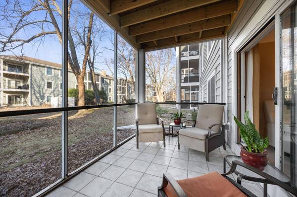 3000 Saint Albans Mill RD #111, Minnetonka, MN 55305