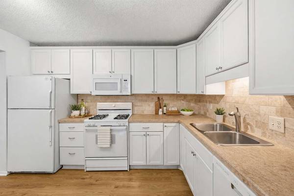 4860 Park Commons DR #211, Saint Louis Park, MN 55416