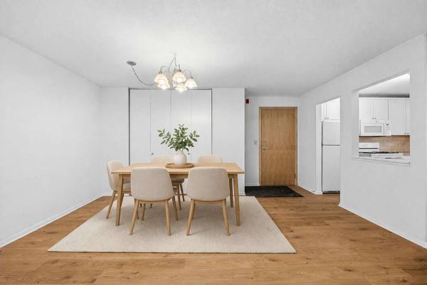 4860 Park Commons DR #211, Saint Louis Park, MN 55416