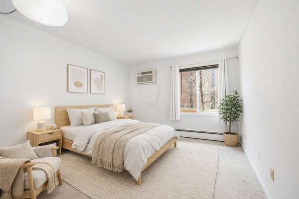 4860 Park Commons DR #211, Saint Louis Park, MN 55416