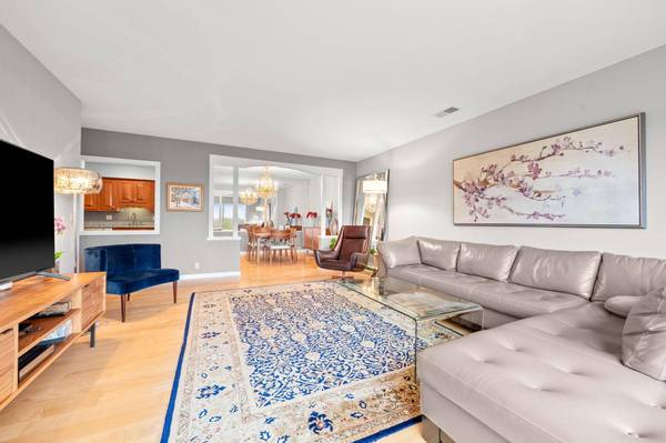 8651 Basswood RD #302, Eden Prairie, MN 55344