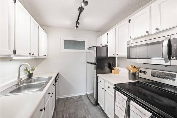 2150 Ridge DR #24, Saint Louis Park, MN 55416