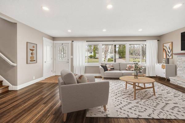 3670 Robinwood TER, Minnetonka, MN 55305