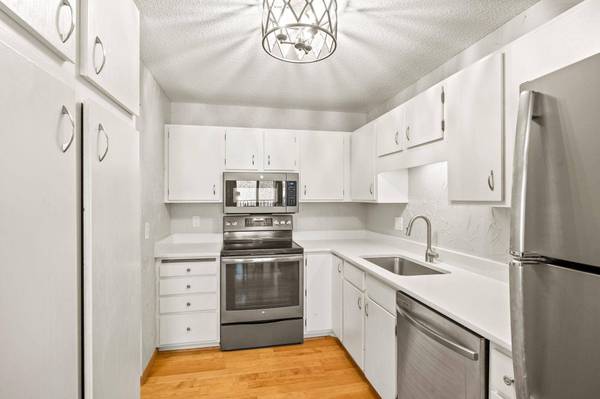 7601 W 101st ST #109, Minneapolis, MN 55438