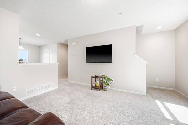 3115 Clover Ridge DR, Chaska, MN 55318
