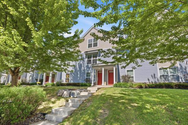 3115 Clover Ridge DR, Chaska, MN 55318