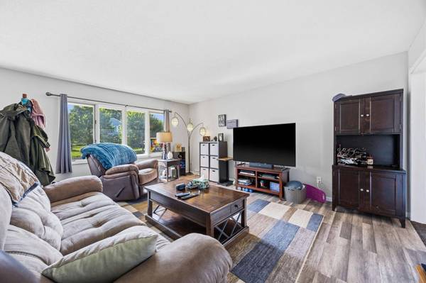 717 6th AVE S, Hopkins, MN 55343