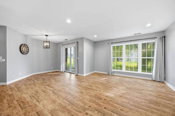 6048 Chasewood Pkwy #1, Hopkins, MN 55343