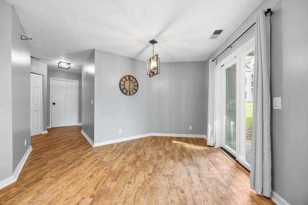 6048 Chasewood Pkwy #1, Hopkins, MN 55343