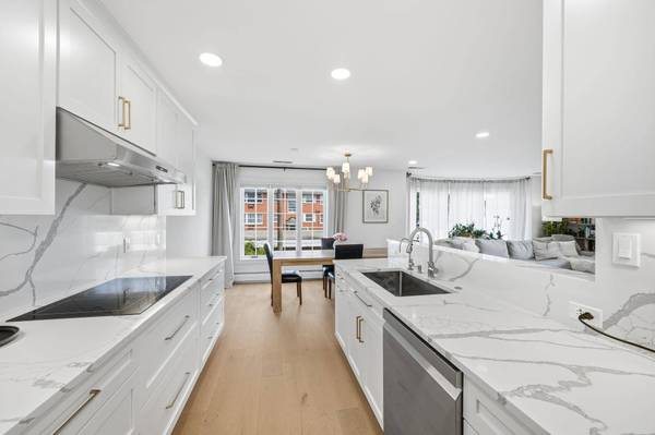 6300 Xerxes AVE S #21, Edina, MN 55423