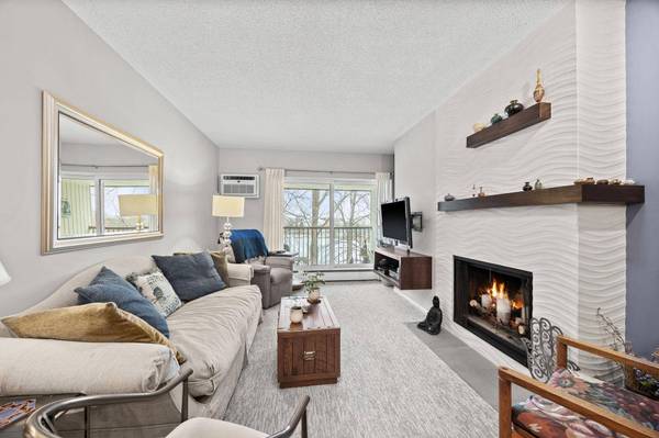 4820 Park Commons DR #319