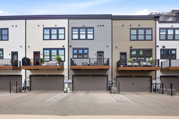 870 Mount Curve BLVD #G, Saint Paul, MN 55116