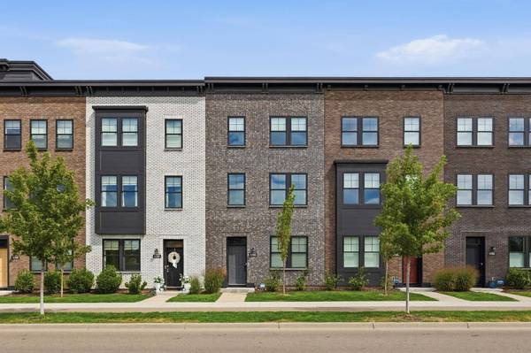 870 Mount Curve BLVD #G, Saint Paul, MN 55116