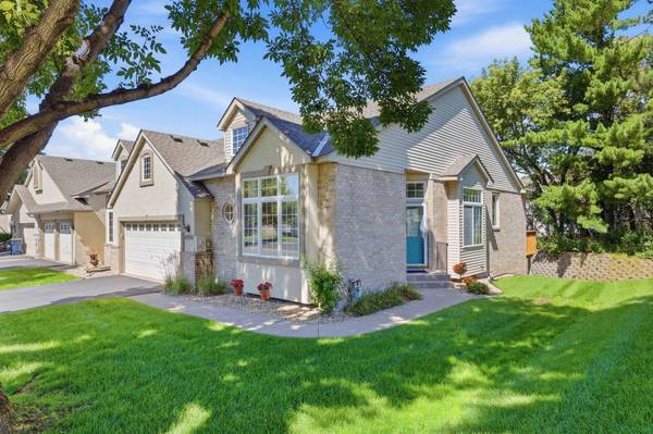 3771 Burgundy DR, Eagan, MN 55122