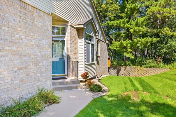 3771 Burgundy DR, Eagan, MN 55122