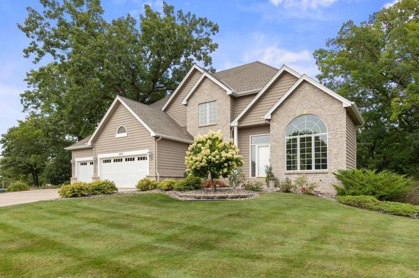 2021 Royale DR, Eagan, MN 55122