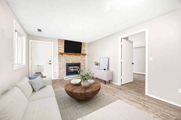9712 Cimarron CIR, Minnetonka, MN 55305