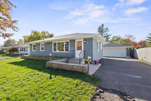 2735 Chippewa AVE, North Saint Paul, MN 55109