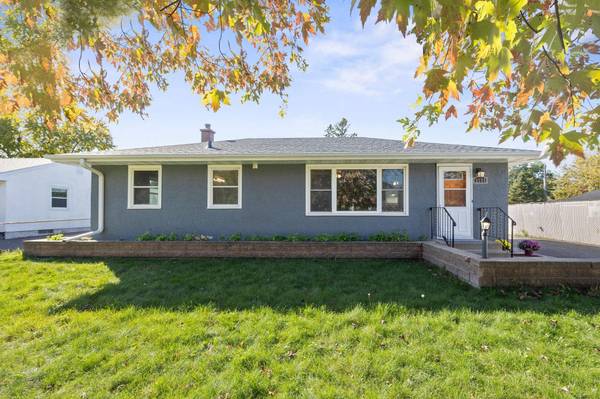 2735 Chippewa AVE