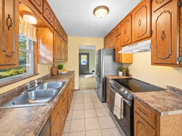2938 Albert ST N, Roseville, MN 55113
