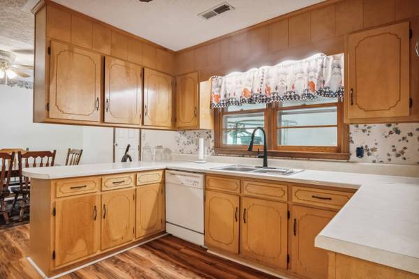 2764 Kirby RD, Draper, VA 24324