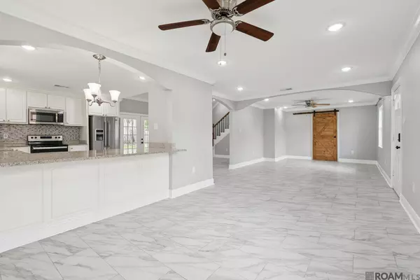 1216 Madewood Dr, Laplace, LA 70068