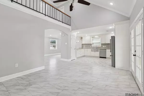 1216 Madewood Dr, Laplace, LA 70068