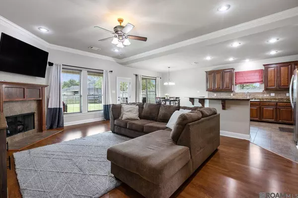 14364 Stonegate Manor Dr, Gonzales, LA 70737