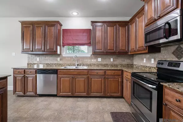 14364 Stonegate Manor Dr, Gonzales, LA 70737