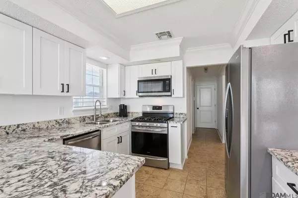 24 Moss Court, Laplace, LA 70068