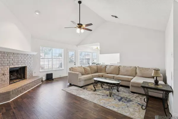 24 Moss Court, Laplace, LA 70068