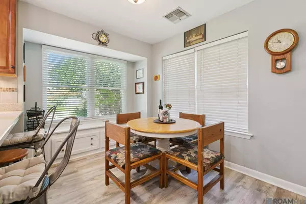 2223 W Canterbury Dr, Laplace, LA 70068