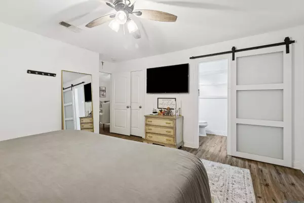 509 Chatsworth Dr, Laplace, LA 70068