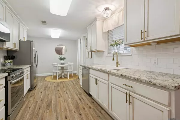 509 Chatsworth Dr, Laplace, LA 70068