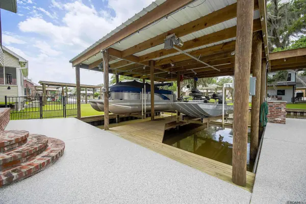 654 Paige Ln, Pierre Part, LA 70339