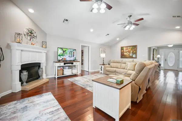 654 Paige Ln, Pierre Part, LA 70339